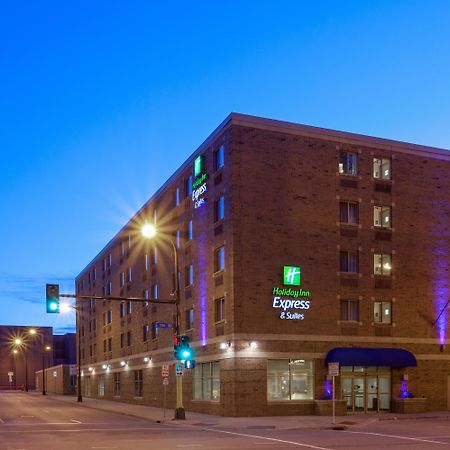Holiday Inn Express Hotel & Suites Minneapolis-Downtown Convention Center By Ihg Exterior photo