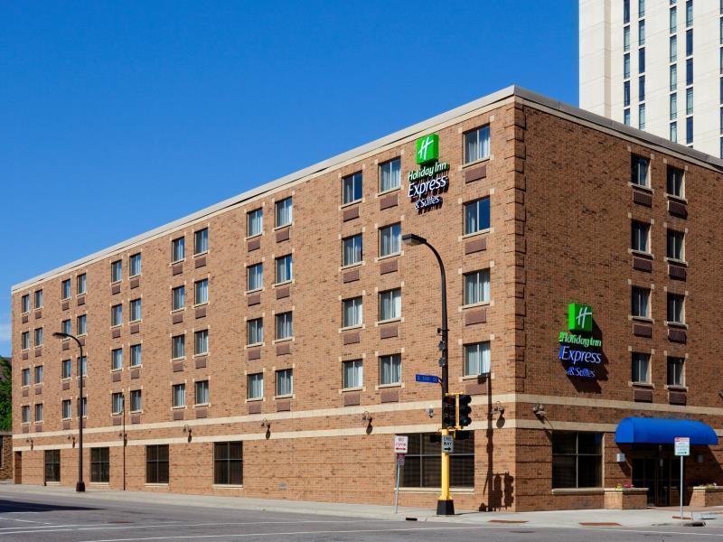 Holiday Inn Express Hotel & Suites Minneapolis-Downtown Convention Center By Ihg Exterior photo